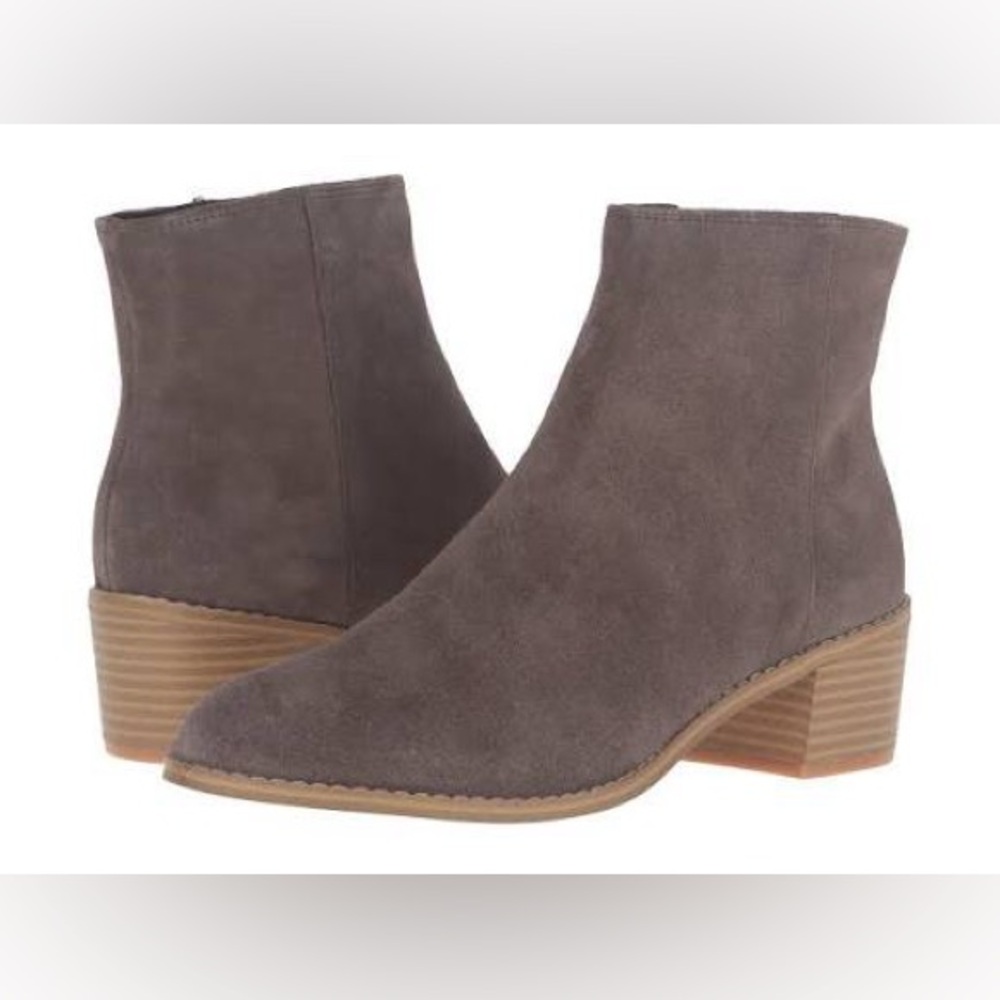 Clarks Breccan Myth Khaki Suede Gray Booties Size 8